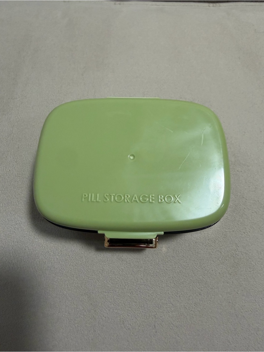Green Stackable Food Storage Container with Secure Clip - Picture 3 of 16